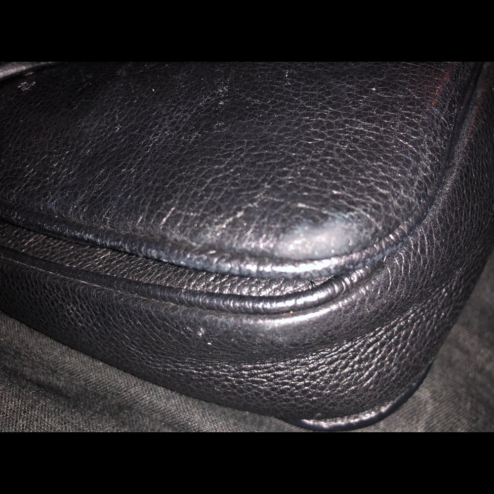 Louis Vuitton crossbody - Picture 3 of 7